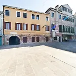 Ca\' Teresa Train Station - Cruise Close
