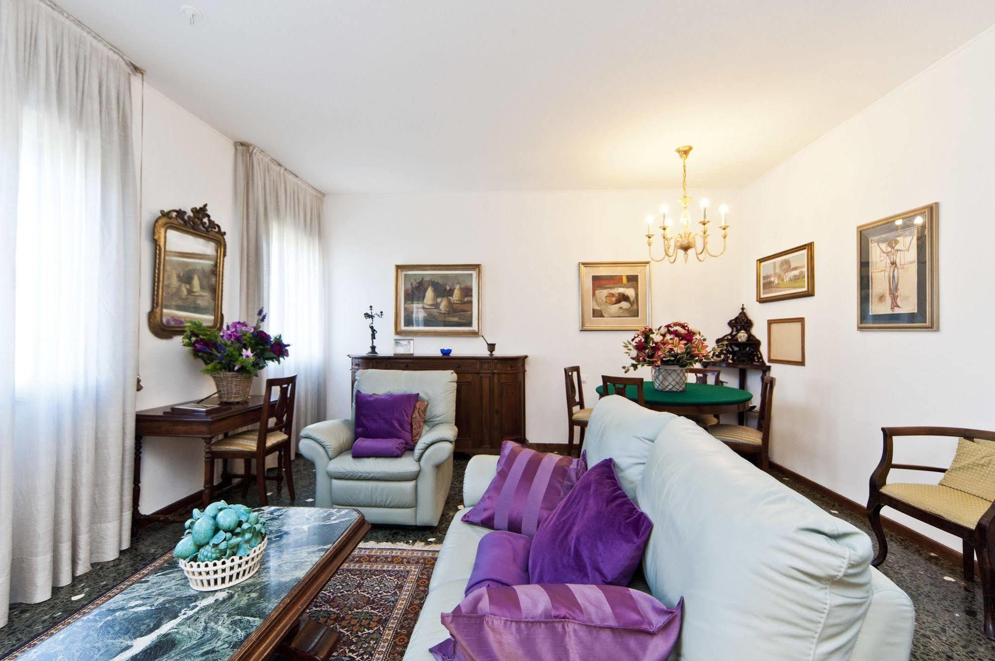 Ca' Teresa Train Station - Cruise Close Venecia